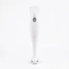 Batidora de mano blanca modelo HB02 de 200W con cuerpo ergonómico y cuchillas de acero inoxidable sobre fondo blanco.