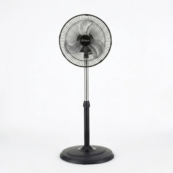 Ventilador de pie potente y silencioso DVTech modelo DV-ST16 con base redonda y altura ajustable para el hogar.