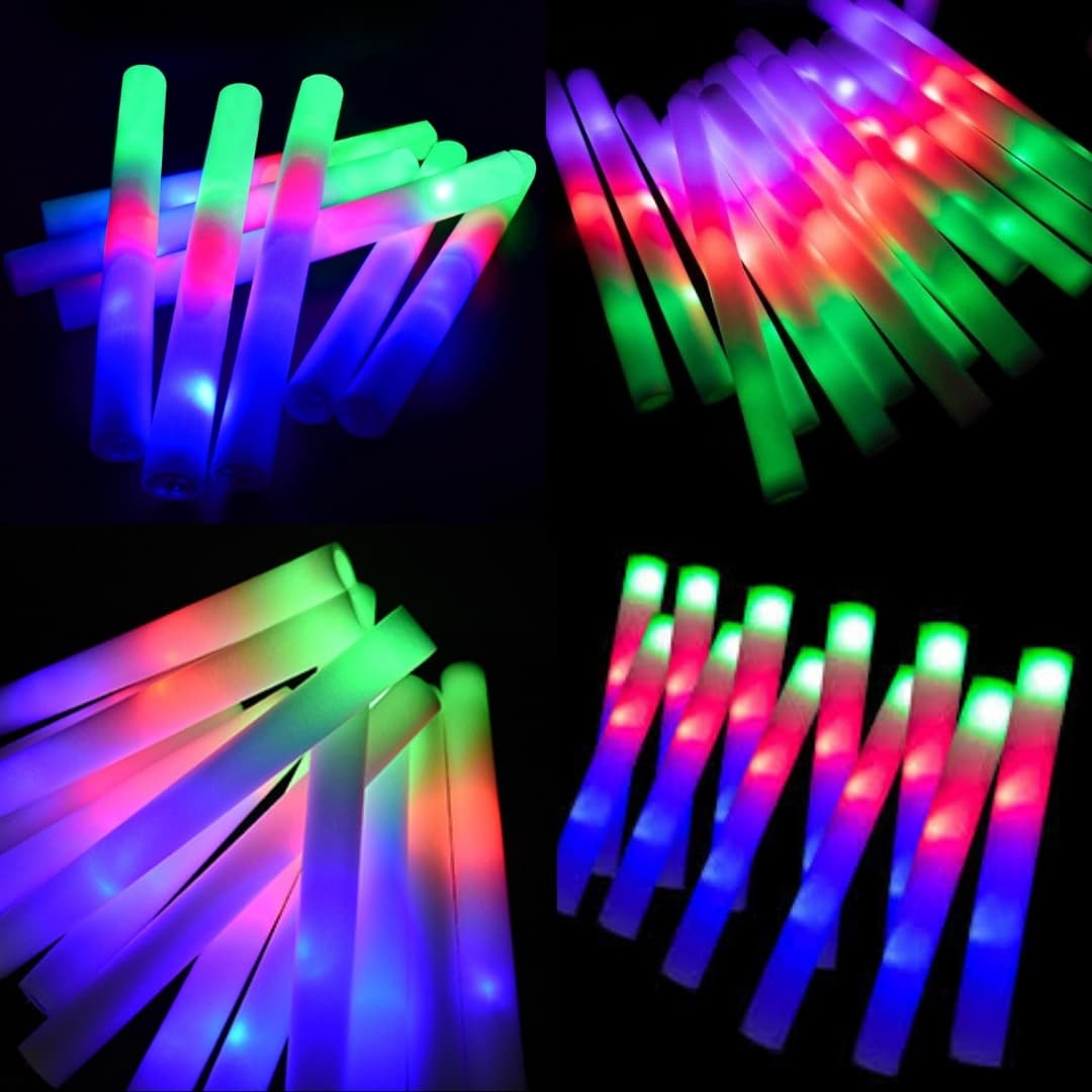 50 Palos de Espuma LED Mega Espuma 50 Encendidos Cincuenta palos de espuma LED Mega Espuma 50 encendidos mostrando una combinación de luces multicolor brillantes