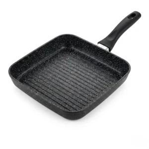 Vista general de sartén grill profesional cuadrada con recubrimiento antiadherente efecto piedra y mango negro ergonómico sobre fondo blanco.