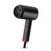 Secador de pelo profesional 2000W con diseño ergonómico Secador de pelo profesional color negro y púrpura de 2000W con boquillas magnéticas para secado rápido.